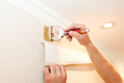 Pose de papier peint au Vigeant — revêtements muraux et toiles de verre